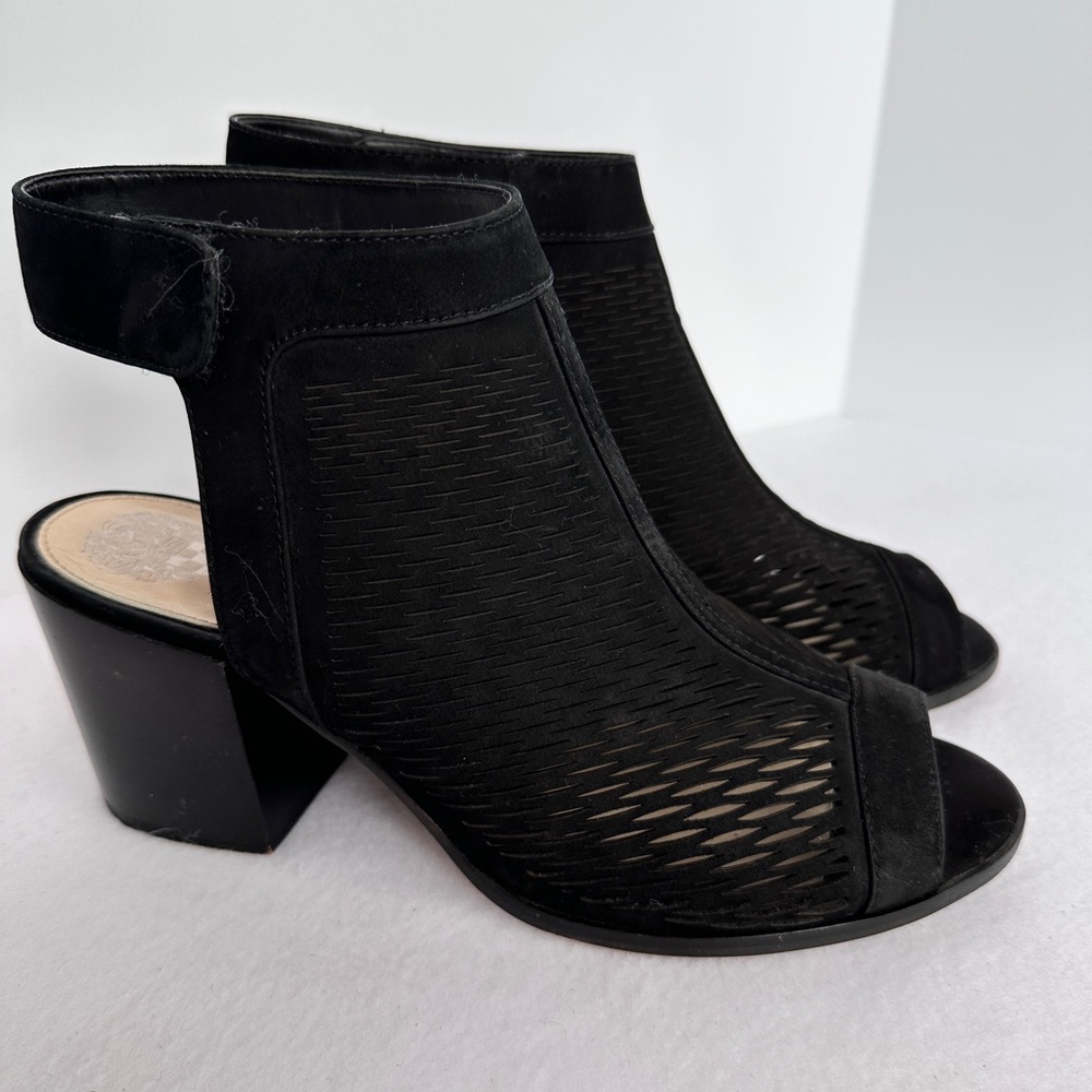 Vince Camuto Lavette Lavette Perforated Sandal Black Suede Size 9.5M